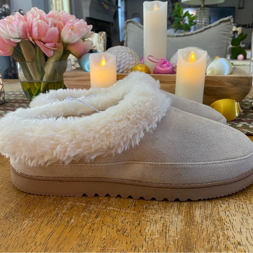 New Dearfoam Women's Faux Fur Lined Clog Slippers.